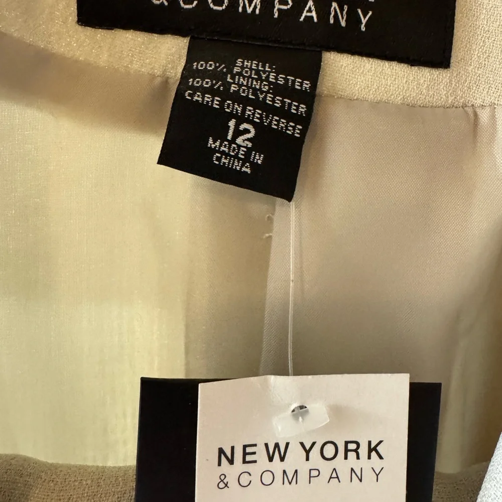 NWT Women’s Beige Blazer size 12 with matching pants size 14 petite - Picture 2 of 7